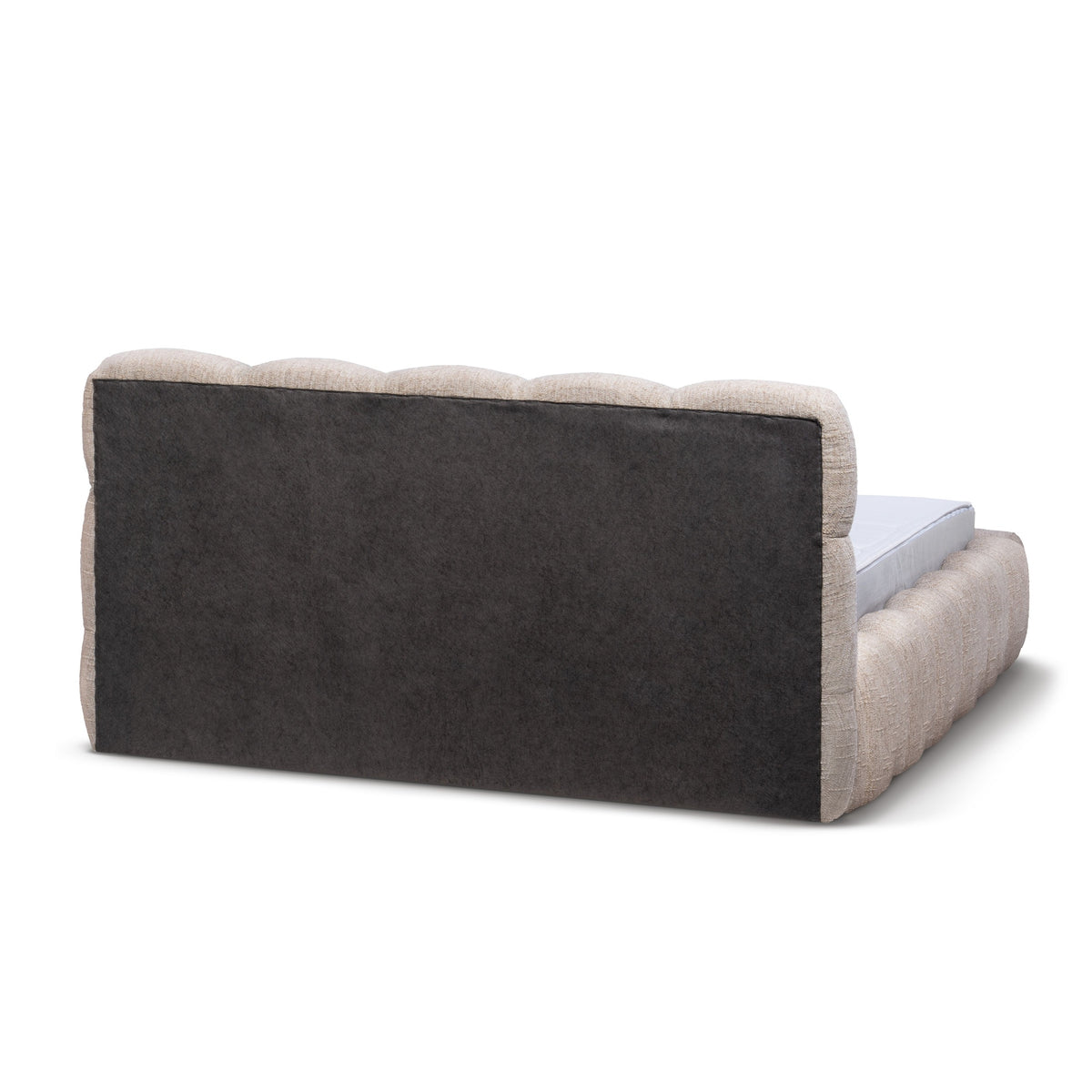 Mevy-polstreseng med opbevaringsrum i minimalistisk stil – set bagfra