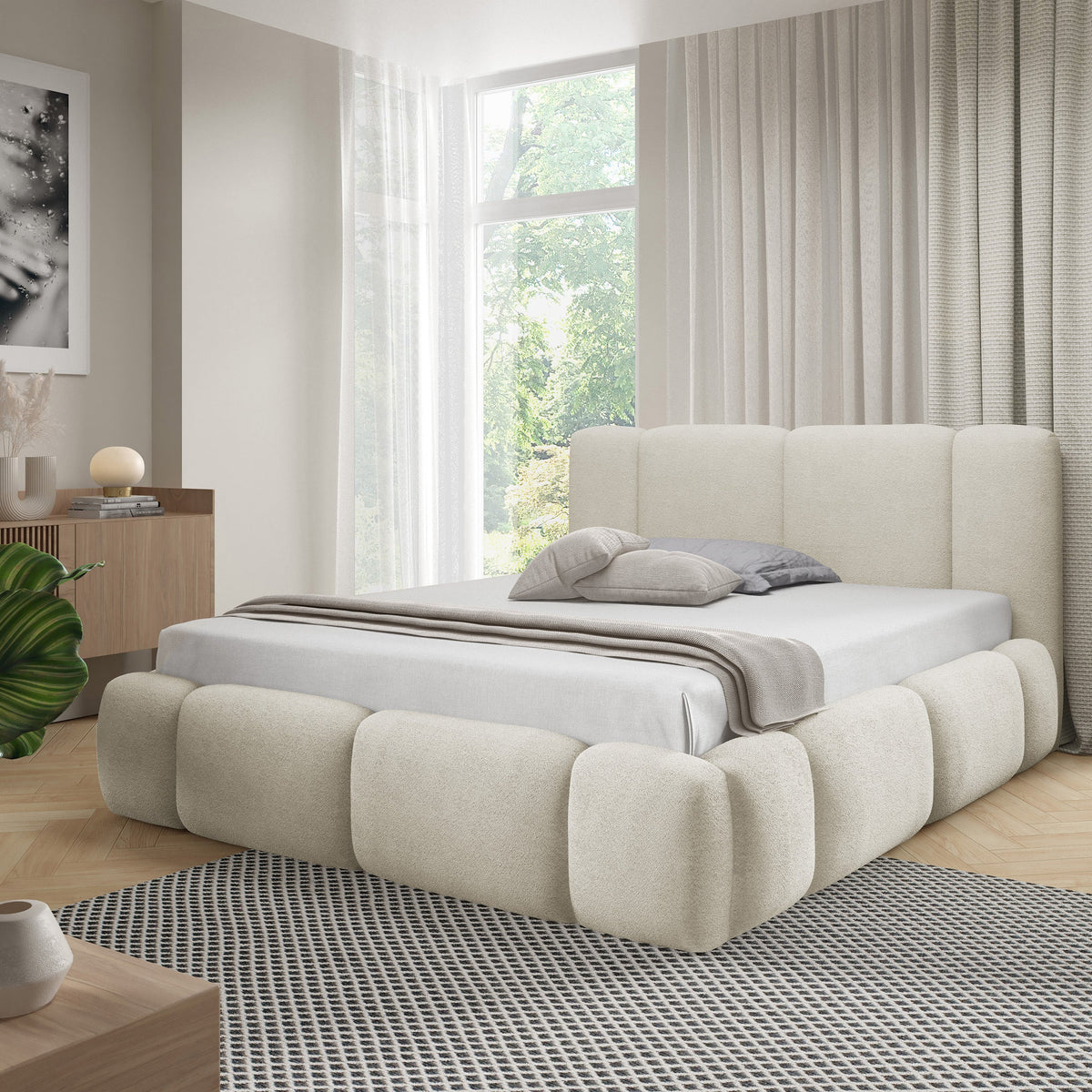 Neria-polstret seng i størrelserne 140x200, 160x200 og 180x200 med opbevaringsrum i japandi-stil – i indretningen