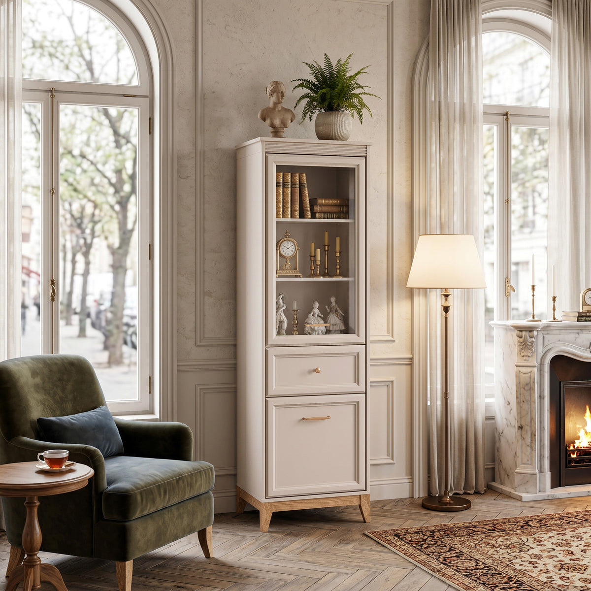 Serena-vitrineskab til stuen, 55 x 193, med glaslåger i modern classic-stil – i indretningen