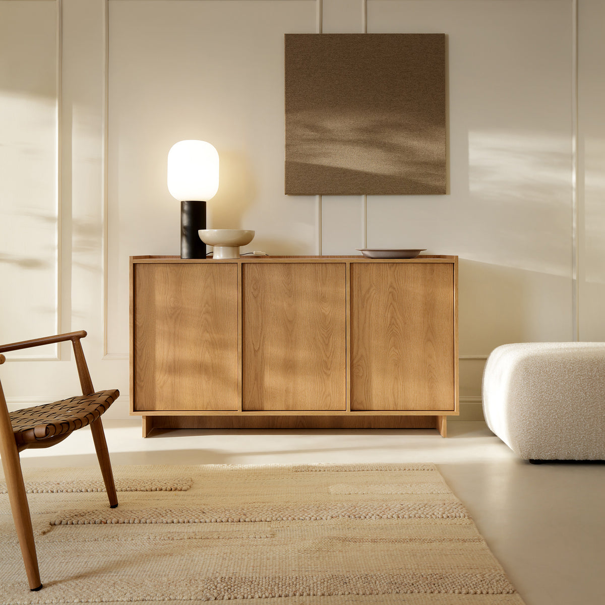 Komoda Kiyro z półkami 147x82 w stylu japandi – w aranżacji wnętrza