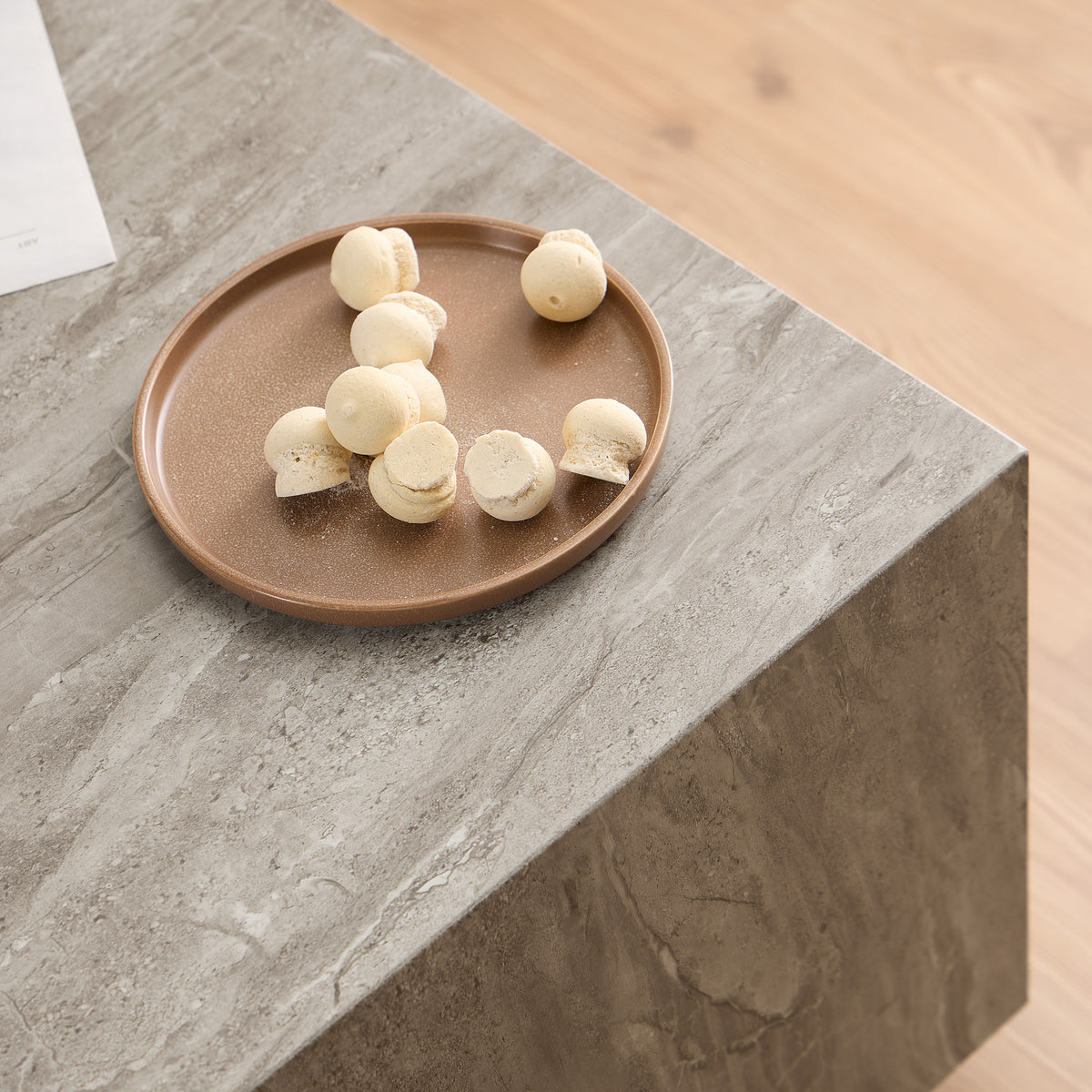 Quadrato-sofabord 90x42 i minimalistisk stil – i indretningen