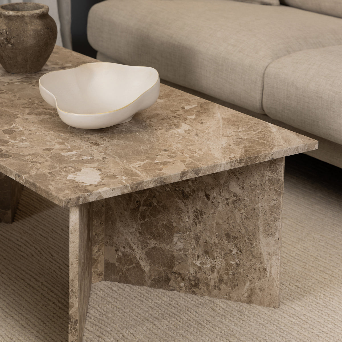 Plaris-sofabord 140x42 i elegant stil – i indretningen