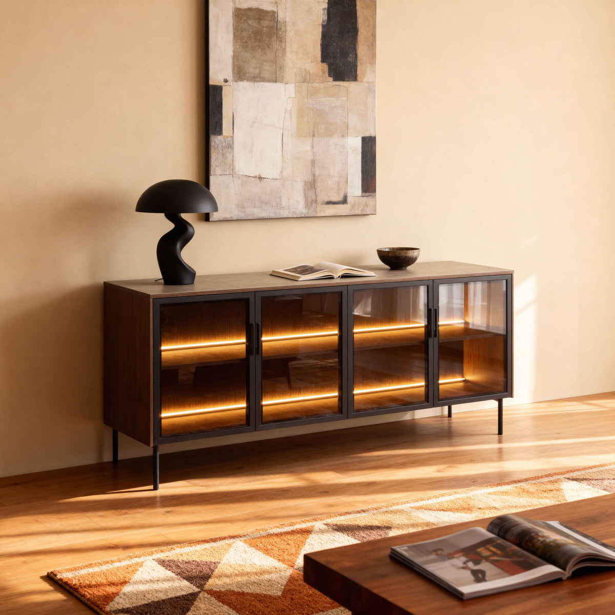 Lummer-kommode 181x83 med døre i elegant stil – i indretningen