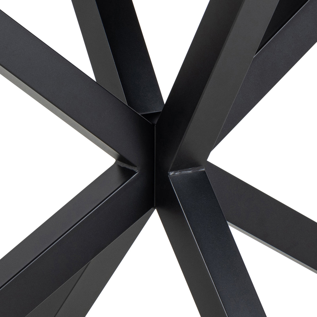 Oryss-spisebord 135x80 i moderne stil – nærbillede af detaljer og overflade