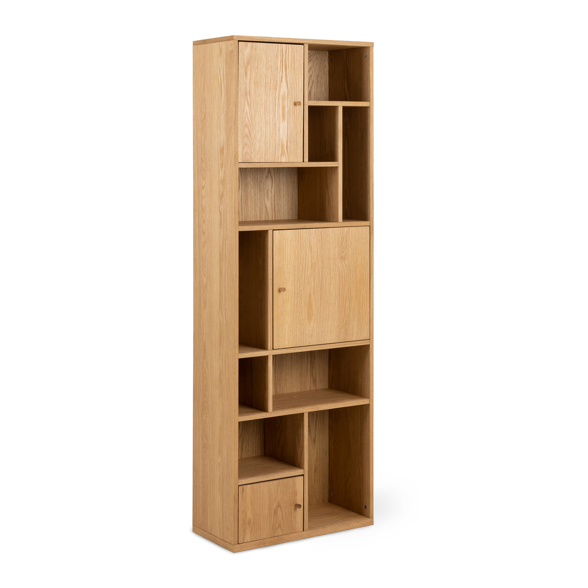 Asymo-reol i træ, 61x180, med aflåselige hylder – set fra en vinkel