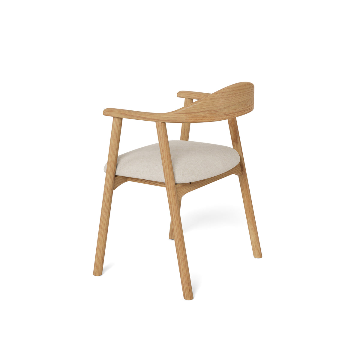 Sæt med to spisestuestole i skandinavisk stil – model Hikari – set fra siden