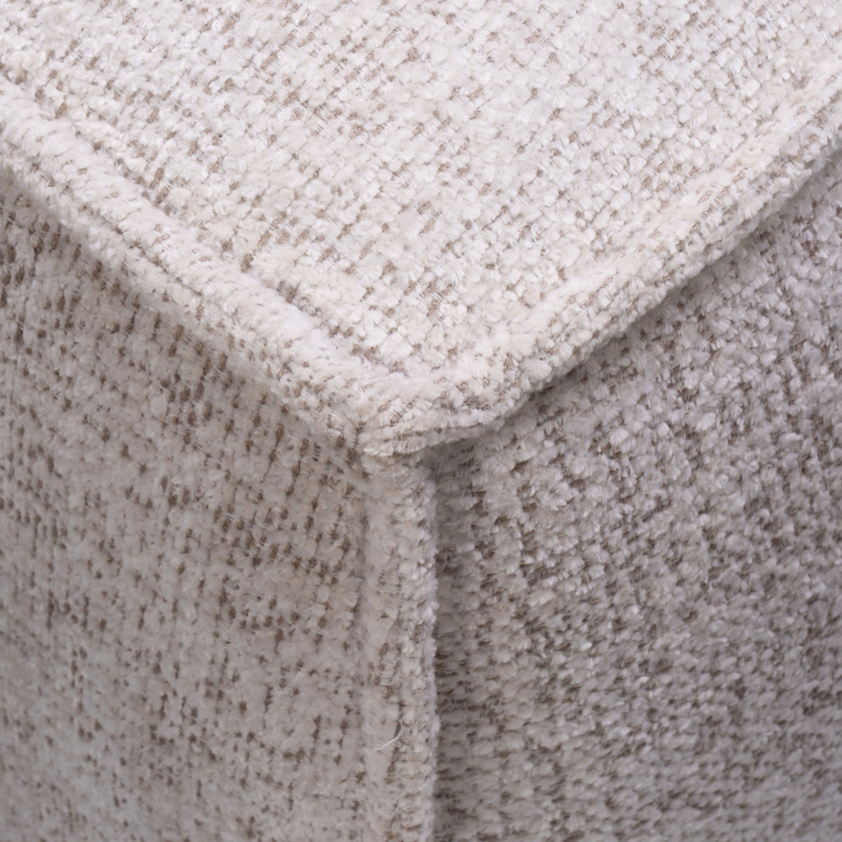Puf Brick 94 x 40 cm i moderne stil – nærbillede af detaljer og struktur