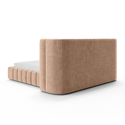 Gianda-polstret seng med quiltet overflade og opbevaringsrum i modern soft-stil – set bagfra