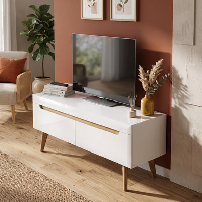 Trava TV-bord til tv 107x50 i skandinavisk stil – i indretningen