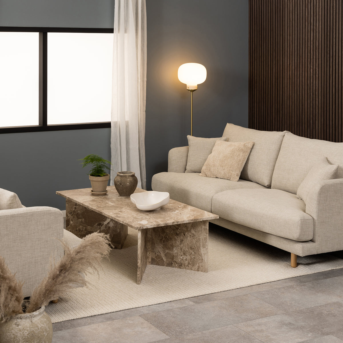 Plaris-sofabord til stuen, 140x42, i elegant stil – i indretningen