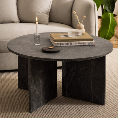 Det runde Plaris-sofabord med en diameter på 90 cm i elegant stil – i indretningen
