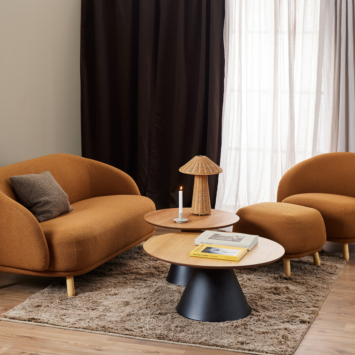 Det runde Talin-sofabord med en diameter på 65 cm i soft loft-stil – i indretningen