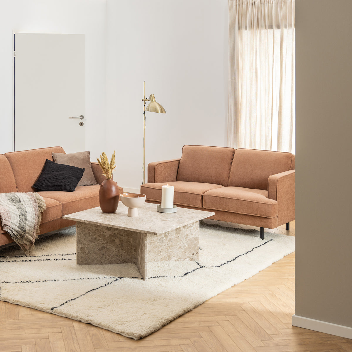 Plaris-sofabord 90x42 i elegant stil – i indretningen