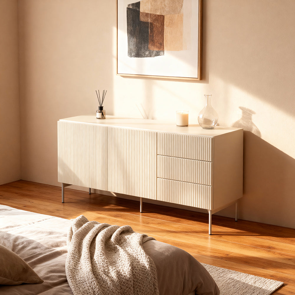 MuzZI-kommode med låger og skuffer, 147x81, i moderne stil – i indretningen