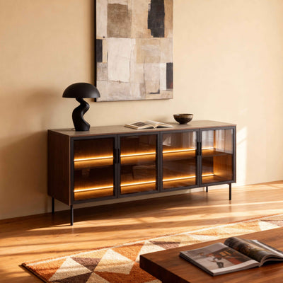 Lummer-kommode 181x83 med døre i elegant stil – i indretningen