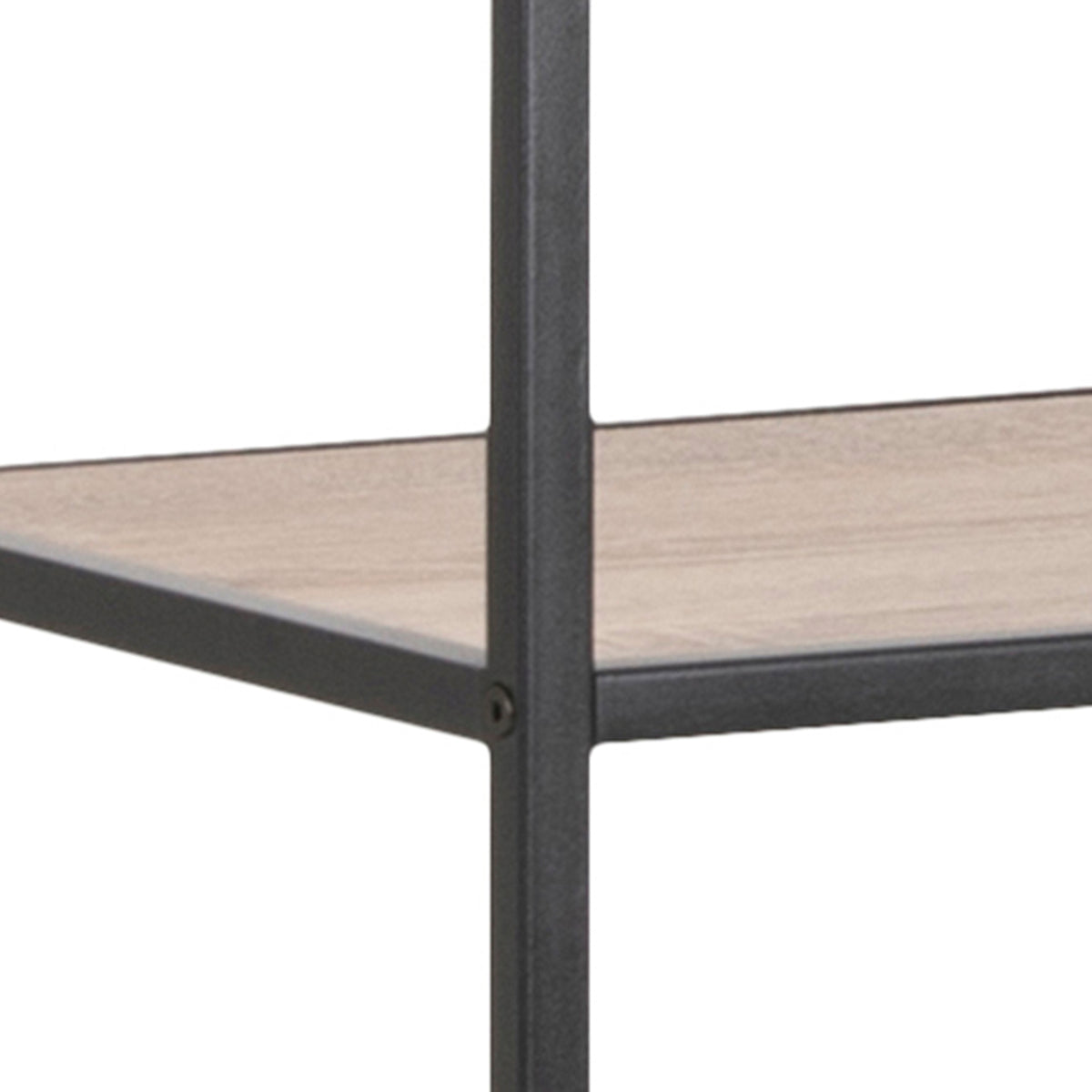 Skeleto-reol 77x185 Sonoma-eg – detalje af en hylde i egetræsdesign indsat i en sort metalramme
