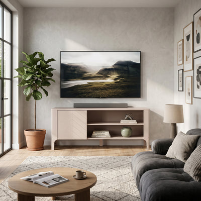 Szafka RTV EKLIPSO 135x57 z otwartą półką w stylu nowoczesnym, kolor Kaszmir – w aranżacji wnętrza | Pillovely