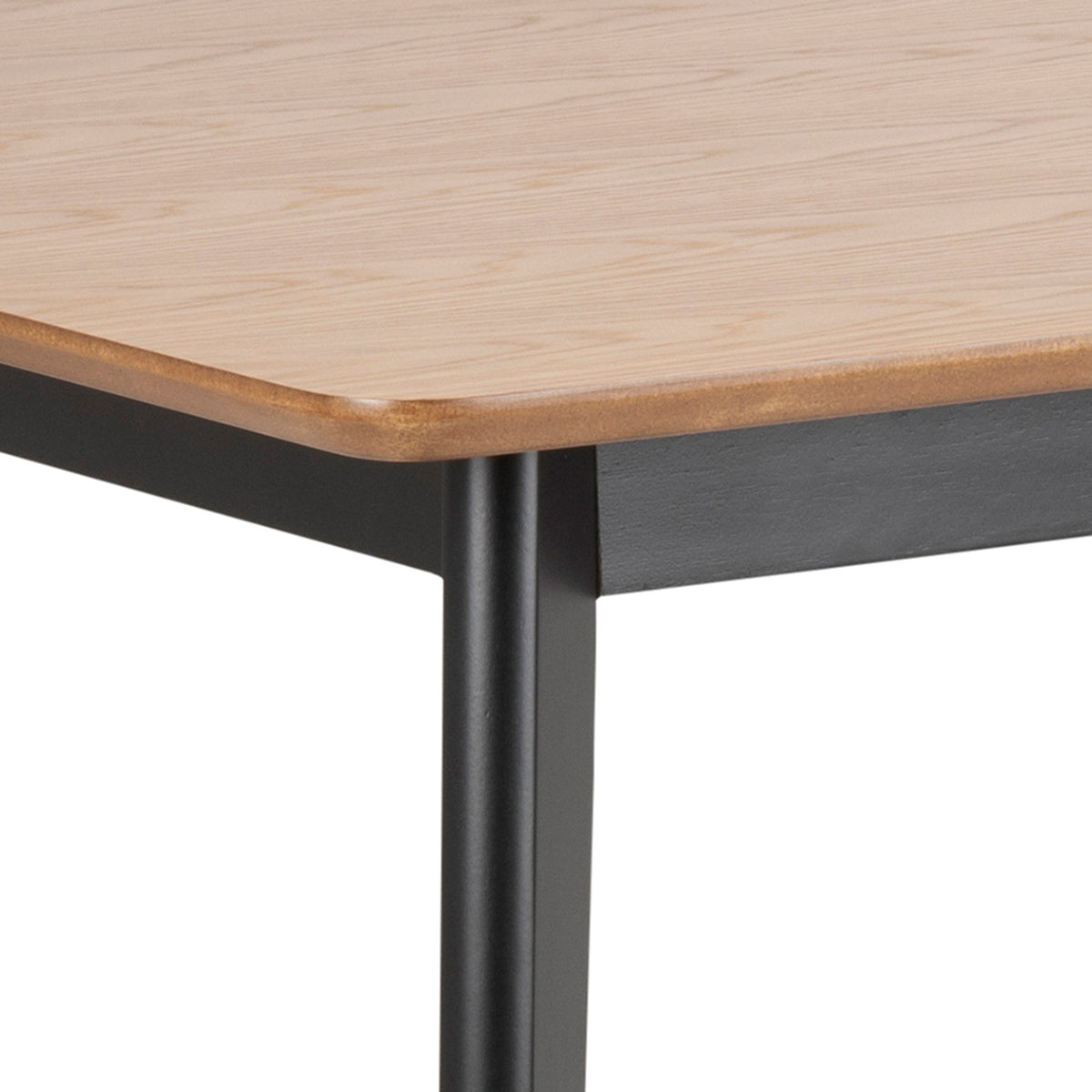 Krel-spisebord 120x80 i skandinavisk stil – nærbillede af detaljer og overflade
